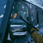 Щітка-скребок телескопічна поворотна Fiskars X-series™ (1078492) - фото 9