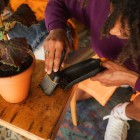 Садовая лопатка и щетка для пересадки растений Fiskars 1071302 - фото 8